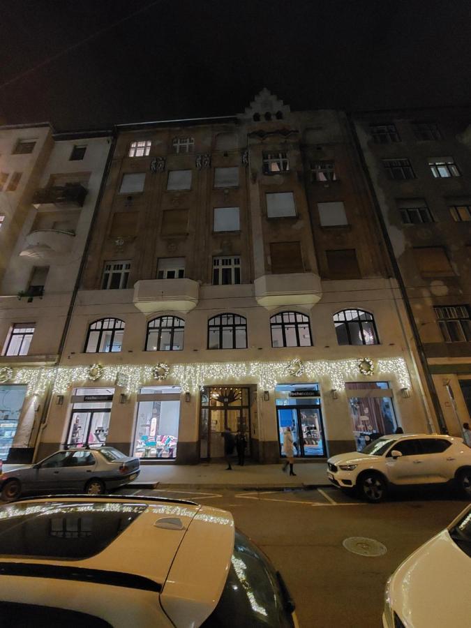 Suzan's In The Heart Of דירה